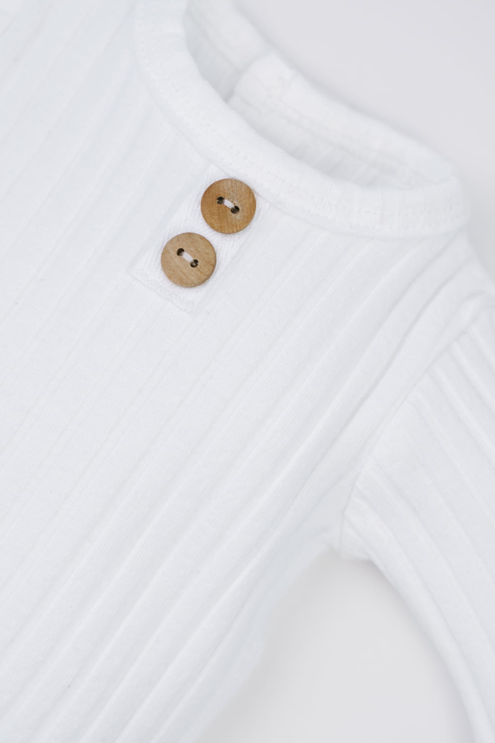 Prematuur shirt wit met twee knoopjes
