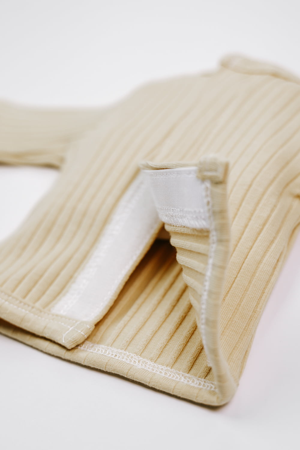 Prematuur shirt zacht geel met klittenband