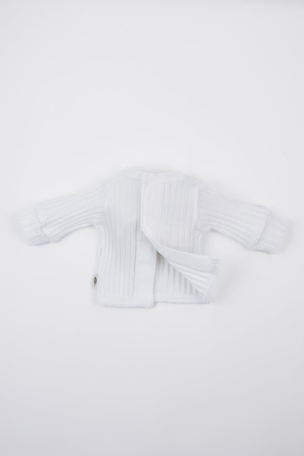Prematuur trui wit met rugsluiting van klittenband