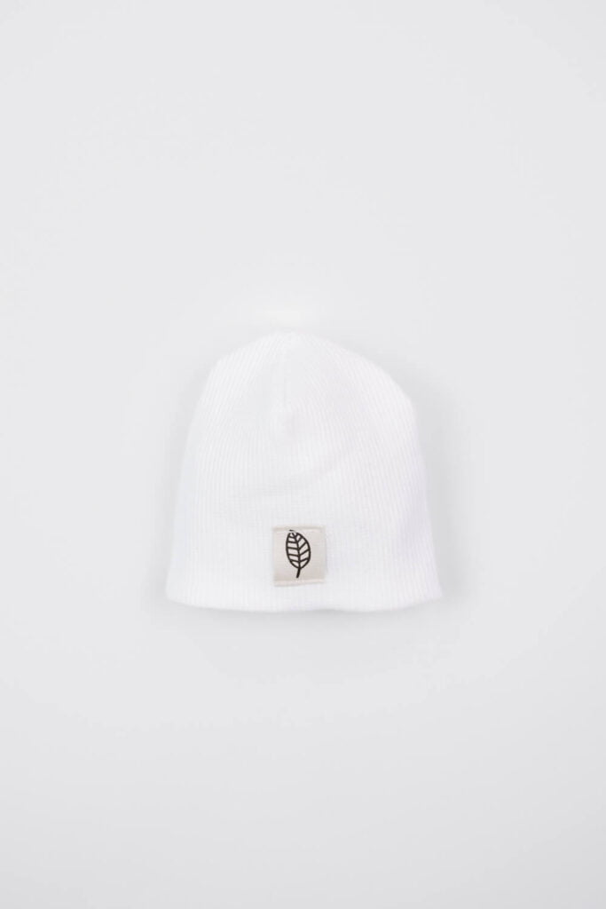 Prematuur muts met logo wit